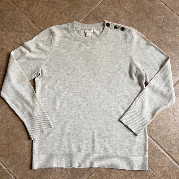 J. Crew Sweater - GUC Gray 3 Button on Shoulder - Picture 4 of 11
